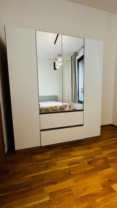 Apartment Holesovice, Garden, Garage Praga Exterior foto